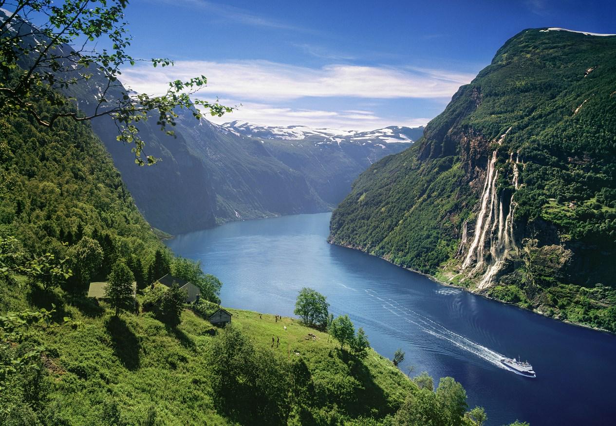 Norwegian Fjords, Charms and Traditions - Photo 6